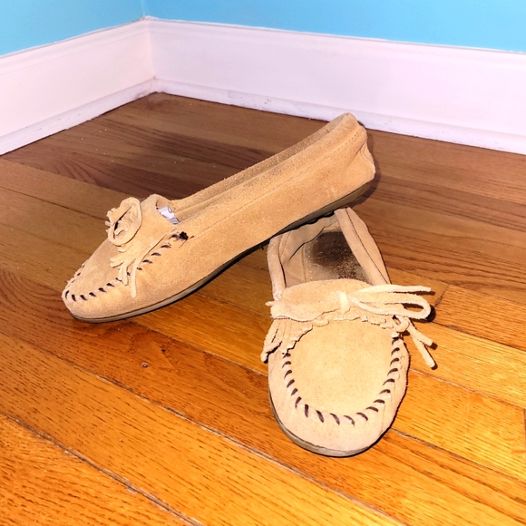 Minnetonka Tan Mocassins sz. 10 - Picture 1 of 9